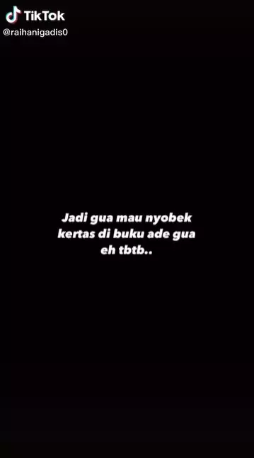 wanita ini temukan pesan di buku tulis isinya penuh haru © TikTok/@raihanigadis0 wanita ini temukan pesan di buku tulis isinya penuh haru © TikTok/@raihanigadis0