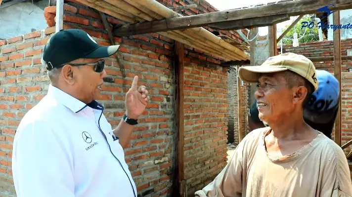 haryanto bangun rumah tukang becak © 2021 YouTube