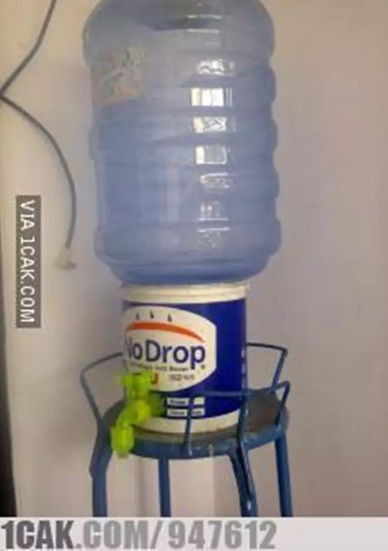 cara orang manfaatin dispenser lucu © 2021 1cak.com