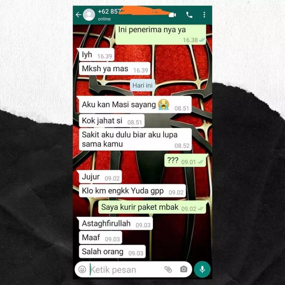 pembeli online shop malah gagal fokus waktu chat © 2021 instagram.com