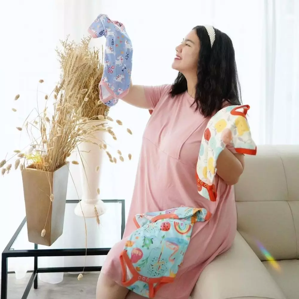 gaya outfit hamil ala felicya angelista © instagram