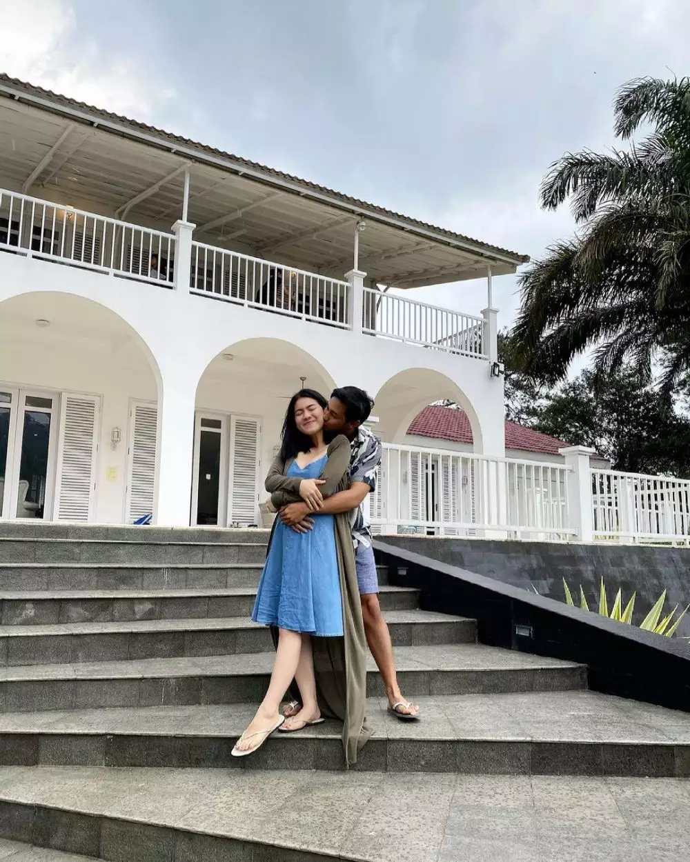 gaya outfit hamil ala felicya angelista © instagram