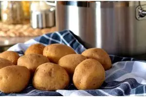 Jangan dibuang, 7 kreasi kulit kentang ini lezat dan tinggi nutrisi