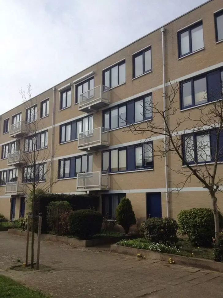 salah bikin balkon di rumah jadi nyeleneh © 2021 1cak.com salah bikin balkon di rumah jadi nyeleneh © 2021 1cak.com