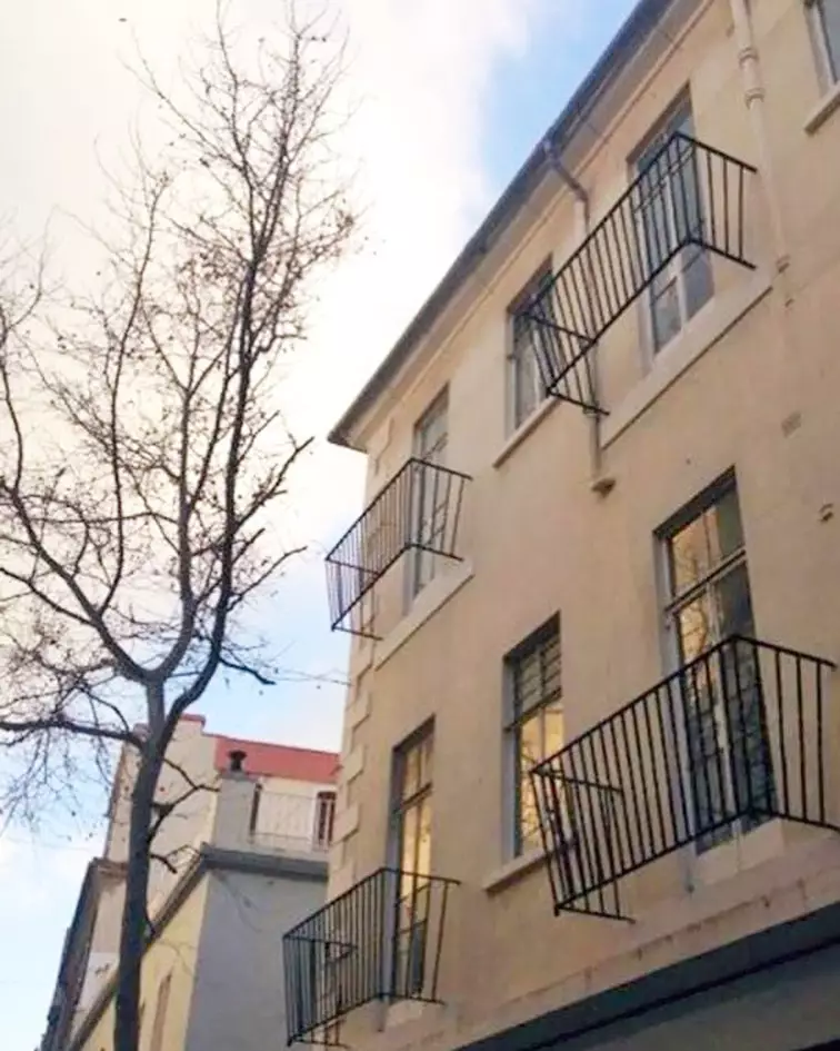 salah bikin balkon di rumah jadi nyeleneh © 2021 1cak.com salah bikin balkon di rumah jadi nyeleneh © 2021 1cak.com