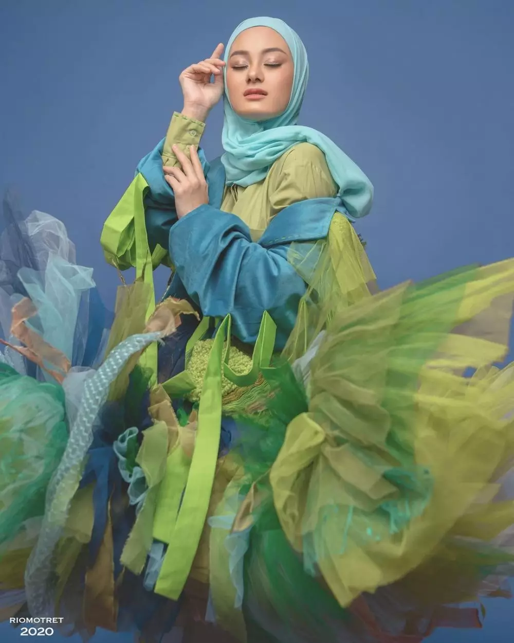 Dinda Hauw & Lesty pakai makeup tebal © 2021 berbagai sumber Dinda Hauw & Lesty pakai makeup tebal © 2021 berbagai sumber