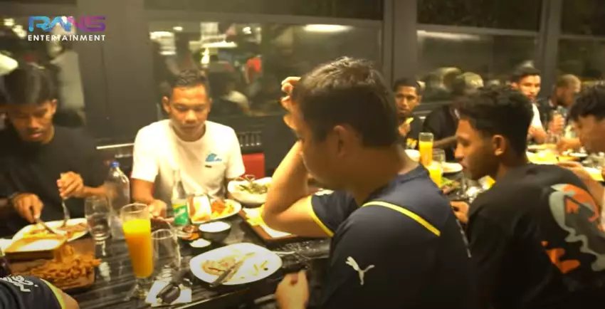 Raffi Ahmad keluarkan Rp 130 juta untuk makan bersama YouTube Raffi Ahmad keluarkan Rp 130 juta untuk makan bersama YouTube