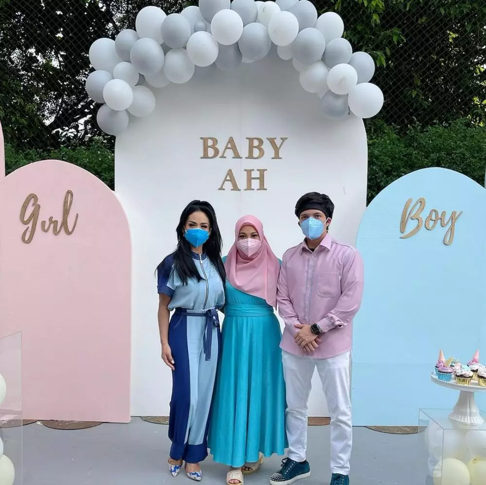 Momen manis gender reveal Aurel Hermansyah  Instagram © 2021 brilio.net