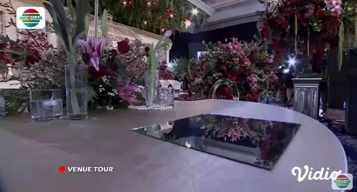 Tampilan dekorasi Tasyakuran Pernikahan Lesty-Billar berbagai sumber