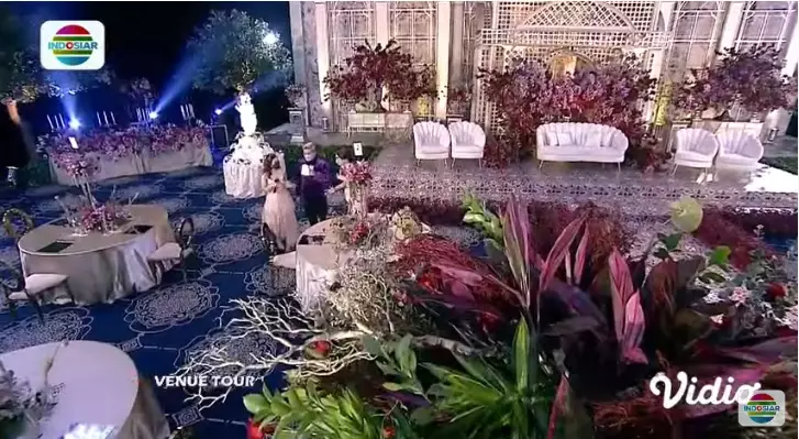 Tampilan dekorasi Tasyakuran Pernikahan Lesty-Billar berbagai sumber