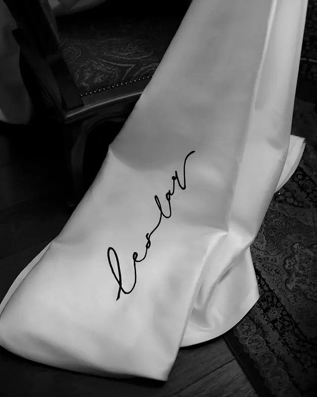 Detail gaun tasyakuran nikahan Lesty Kejora berbagai sumber Detail gaun tasyakuran nikahan Lesty Kejora berbagai sumber