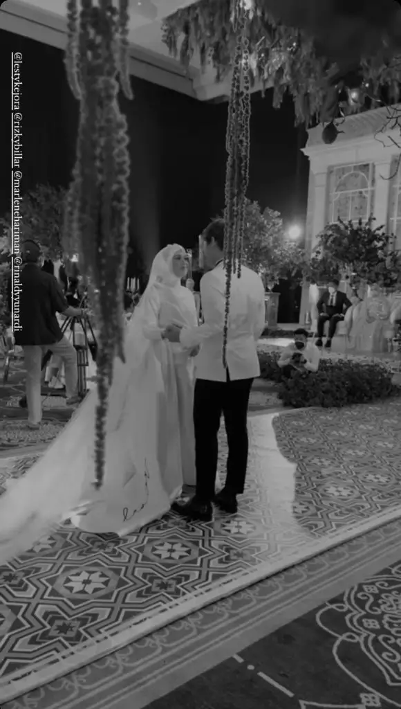 detail penampilan lesty di tasyakuran © 2021 brilio.net