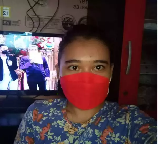 11 OOTD fans saat menyaksikan tasyakuran pernikahan Lesty-Billar berbagai sumber