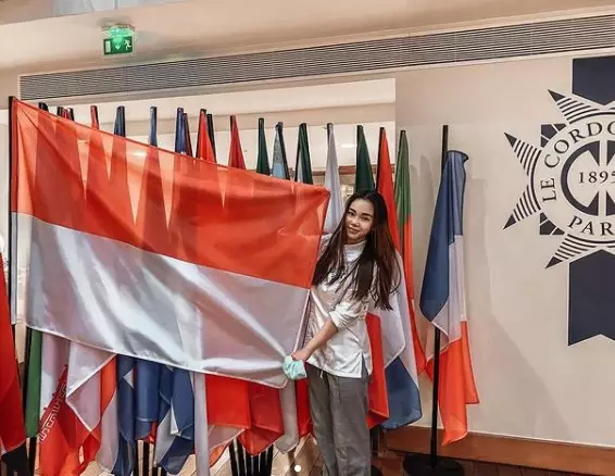 potret Jesselyn MasterChef saat sekolah chef di Paris © Instagram/@jesselyn.mci8