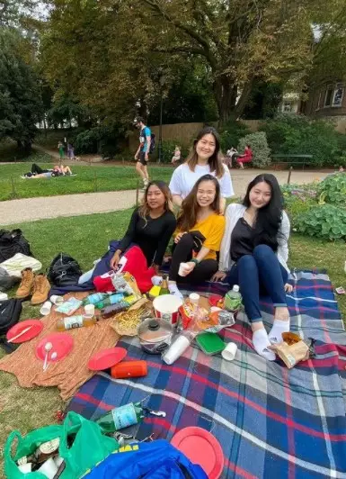 potret Jesselyn MasterChef saat sekolah chef di Paris © Instagram/@jesselyn.mci8