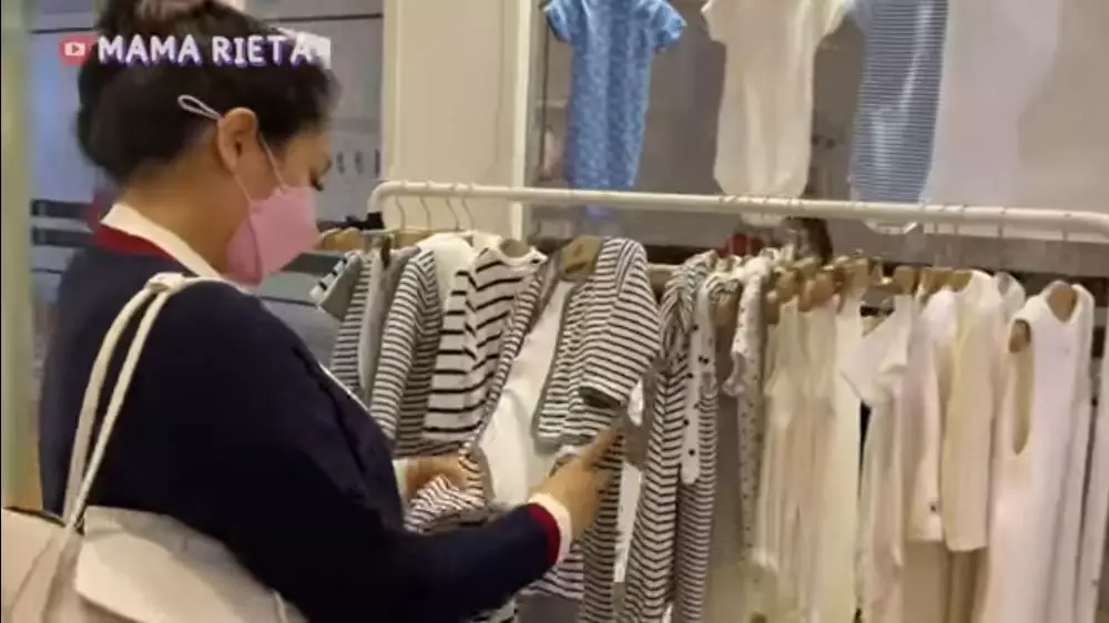 Nagita borong baju bayi © 2021 brilio.net