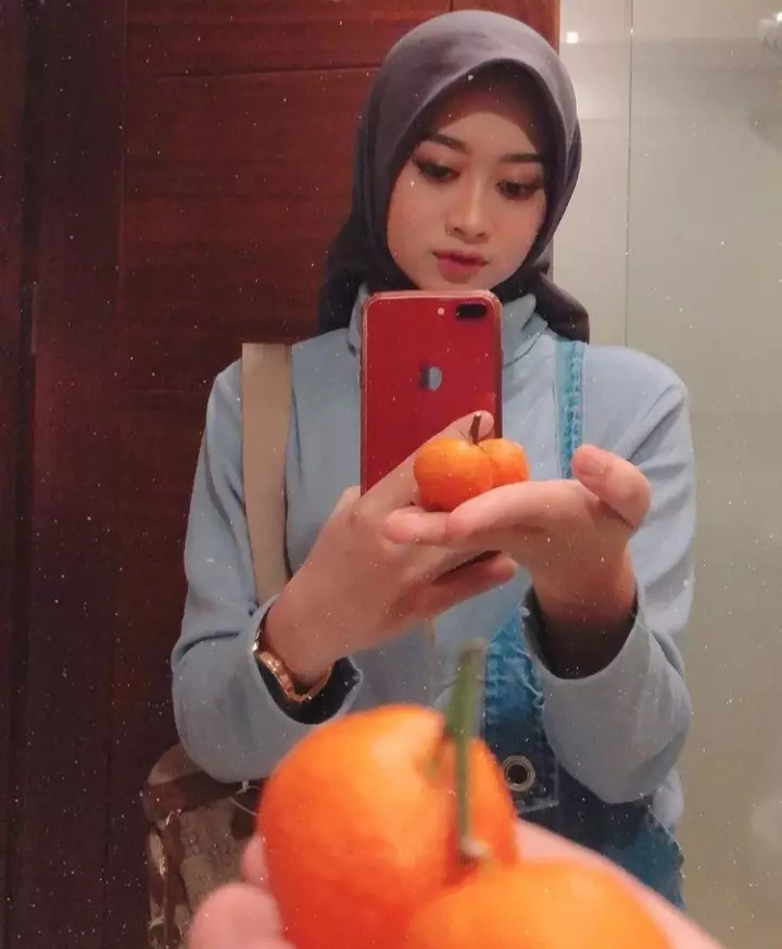 Pesona Nura, calon istri Danang DA Instagram/@hemasnura