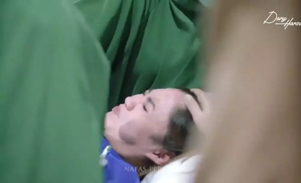 Momen Nella Kharisma melahirkan anak pertama Berbagai sumber   Momen Nella Kharisma melahirkan anak pertama Berbagai sumber