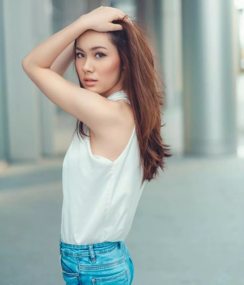  Potret Jennifer Eve  Instagram