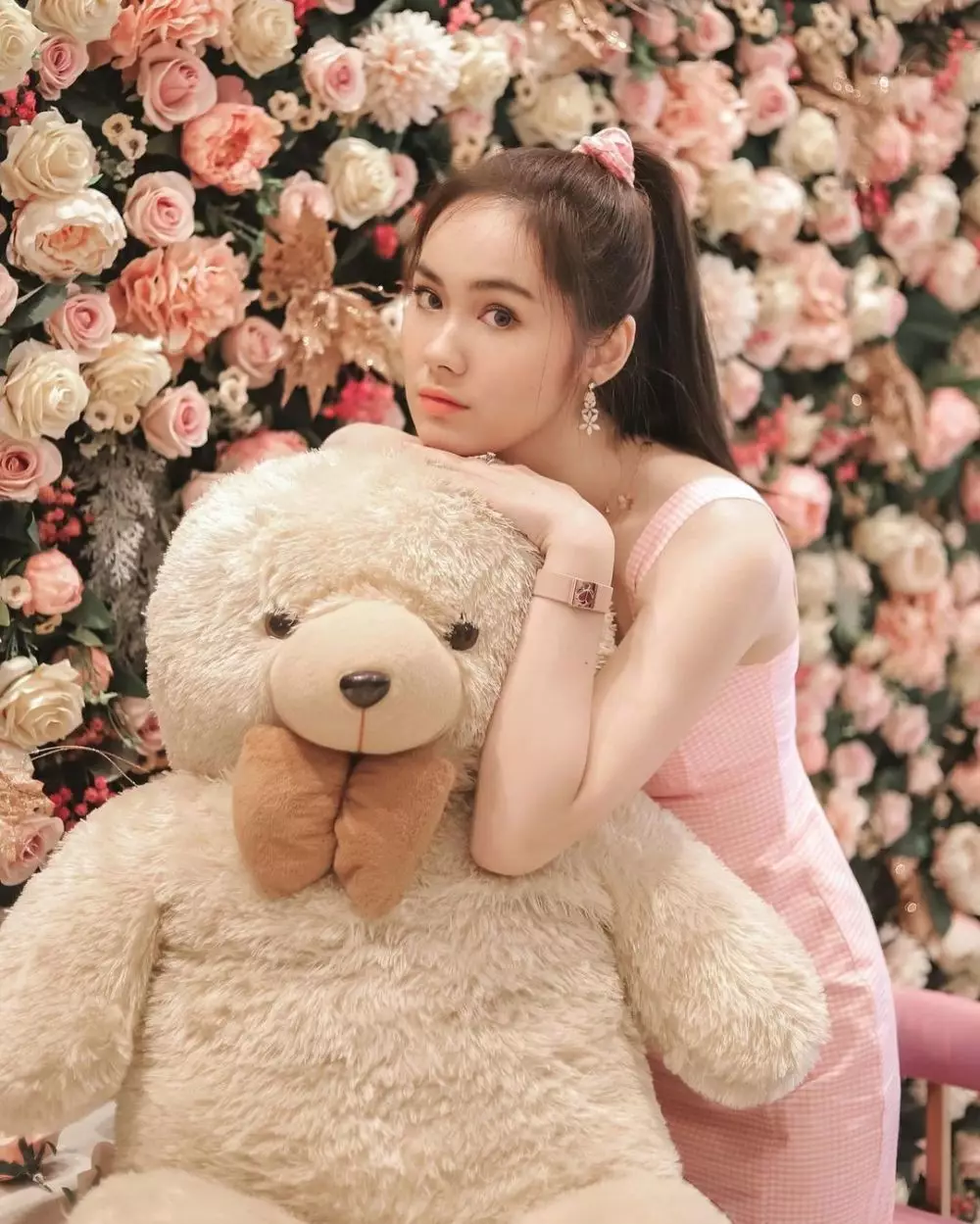  Potret Jennifer Eve  Instagram