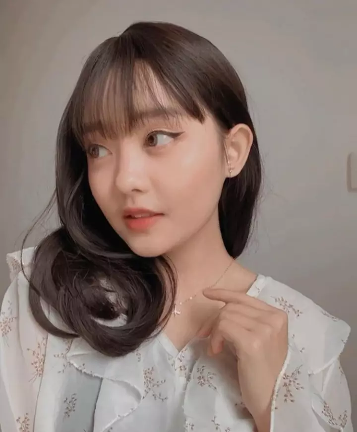 Member JKT48 terkena skandal saat masih aktif Berbagai sumber 