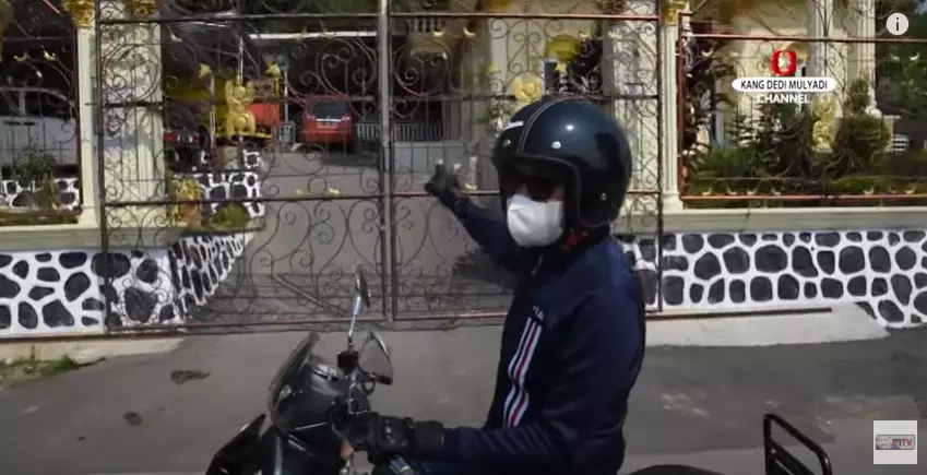 Dedi Mulyadi sampai melongo lihat rumah mewah kades YouTube dan Instagram