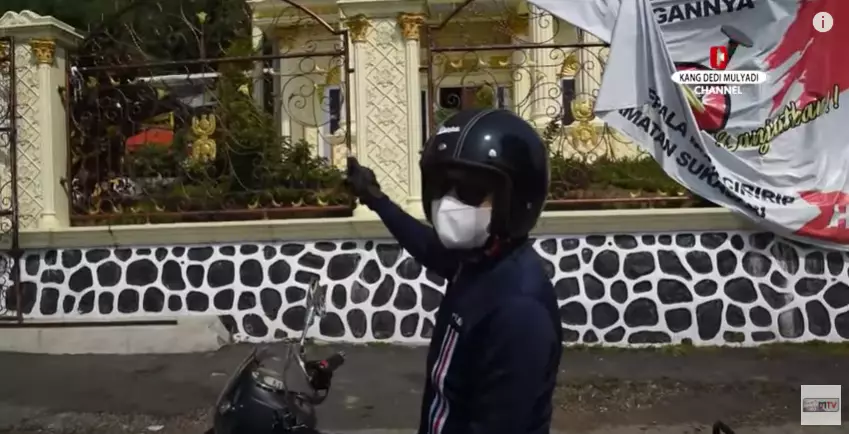 Dedi Mulyadi sampai melongo lihat rumah mewah kades YouTube dan Instagram