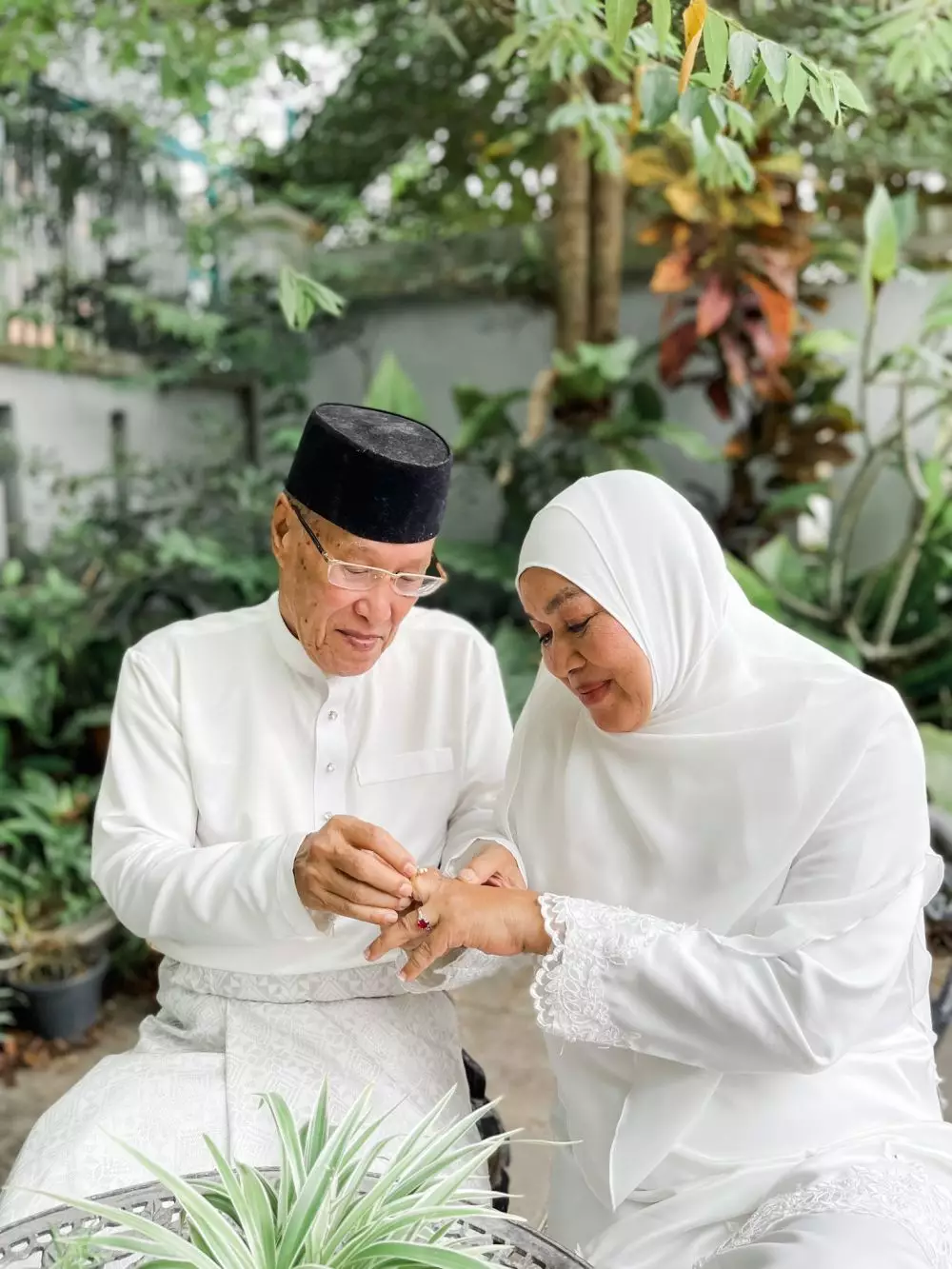 nikah di usia emas © 2021 berbagai sumber nikah di usia emas © 2021 berbagai sumber