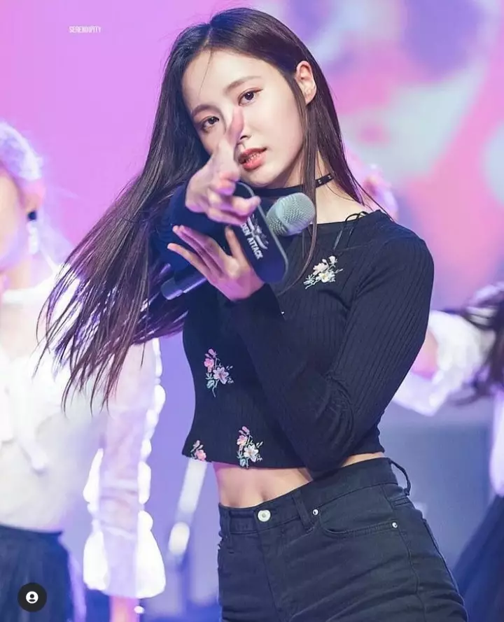 Cerita perjalanan karier Yeonwoo Berbagai sumber  Cerita perjalanan karier Yeonwoo Berbagai sumber