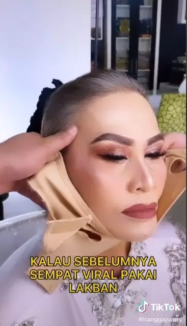 MUA ini rias seorang nenek © TikTok/@ranggajuans