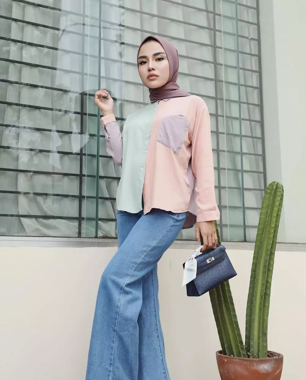 Transformasi gaya hijab Medina Zein © 2021 brilio.net Transformasi gaya hijab Medina Zein © 2021 brilio.net