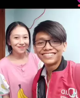 wanita ini menikah dengan kurir © TikTok/@agysa.de wanita ini menikah dengan kurir © TikTok/@agysa.de