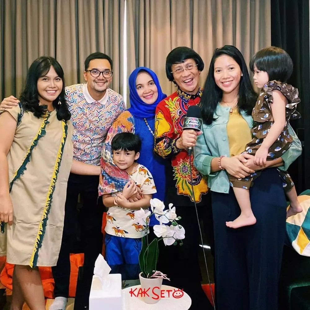 7 Potret Kak Seto bareng keluarga berbagai sumber 7 Potret Kak Seto bareng keluarga berbagai sumber