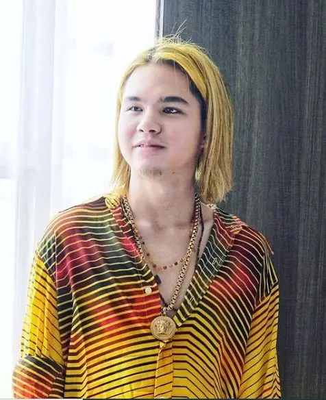 Dul Jaelani disebut mirip Kurt Cobain © berbagai sumber