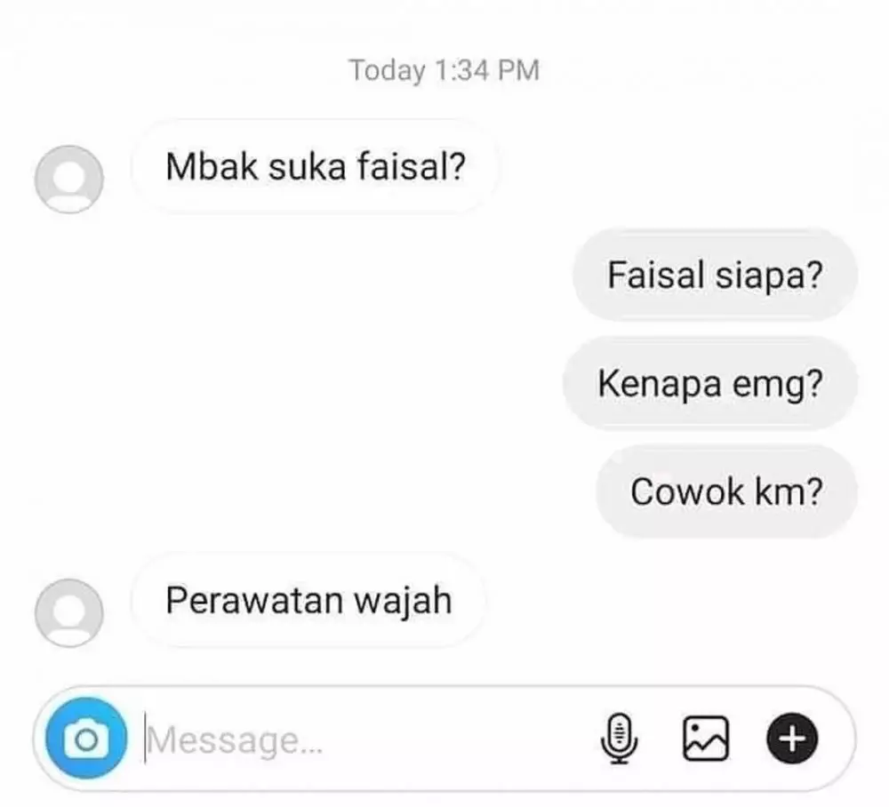 chat sama-sama nggak nyambung jadi lucu deh © 2021 instagram.com