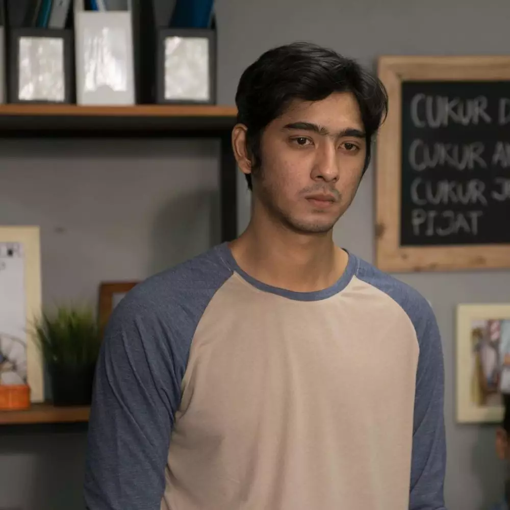 Cerita perjalanan Karier Arya Saloka dari berbagai sumber