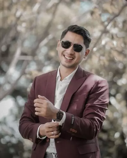 Cerita perjalanan Karier Arya Saloka dari berbagai sumber