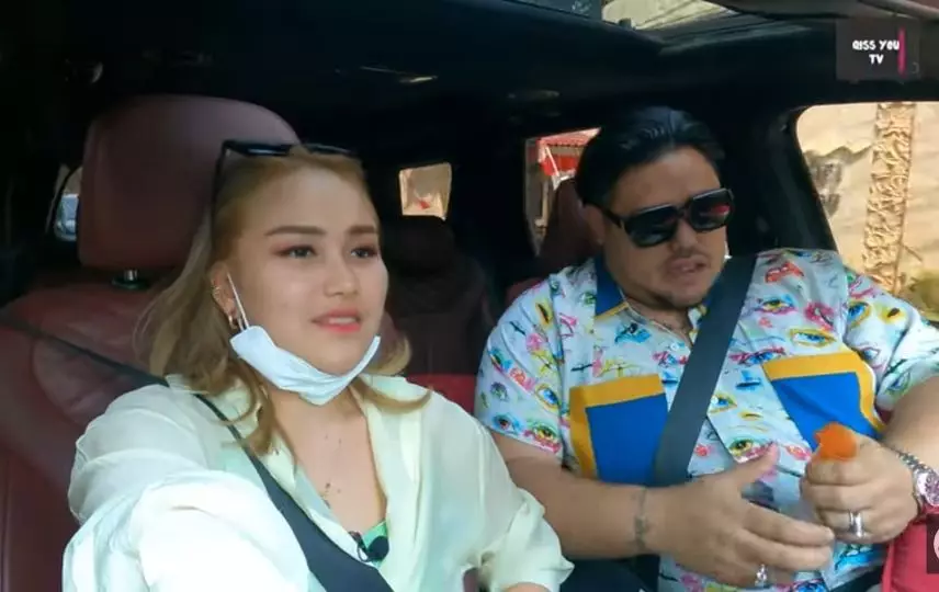 Ayu Ting Ting curhat sedih © 2021 brilio.net Ayu Ting Ting curhat sedih © 2021 brilio.net