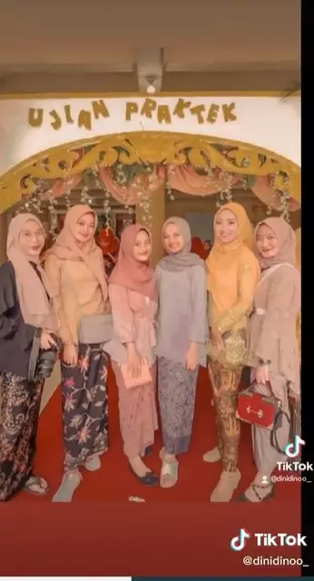 ujian praktik menikah di sekolah ini layaknya hajatan sungguhan © TikTok/@dinidinoo_