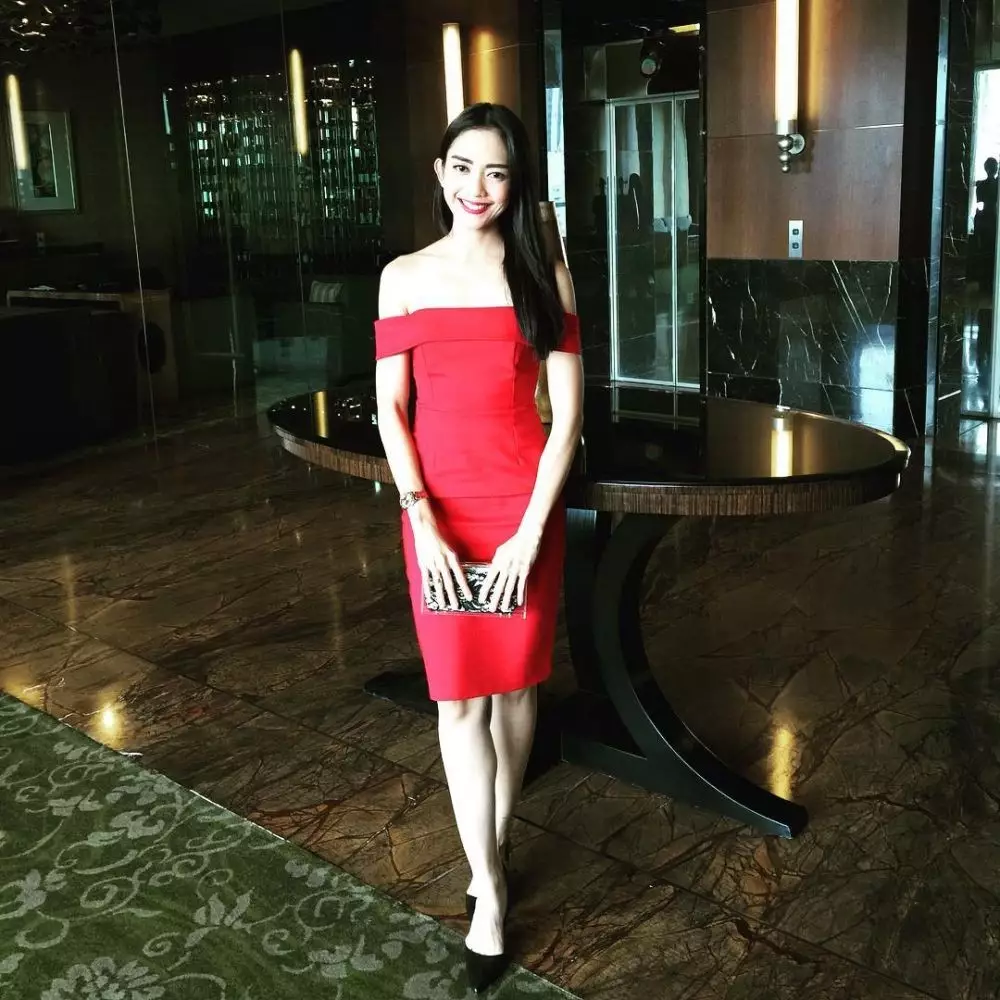 gaya kondangan Ririn Dwi Ariyanti Instagram/@ririndwiariyanti gaya kondangan Ririn Dwi Ariyanti Instagram/@ririndwiariyanti