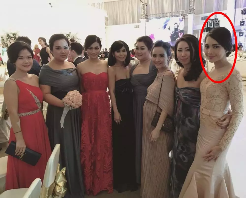 gaya kondangan Ririn Dwi Ariyanti Instagram/@ririndwiariyanti gaya kondangan Ririn Dwi Ariyanti Instagram/@ririndwiariyanti