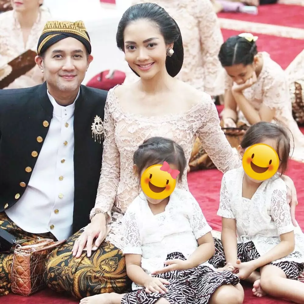 gaya kondangan Ririn Dwi Ariyanti Instagram/@ririndwiariyanti gaya kondangan Ririn Dwi Ariyanti Instagram/@ririndwiariyanti