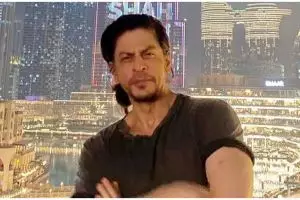 Nggak pakai ribet, intip 7 pola hidup sehat ala Shah Rukh Khan
