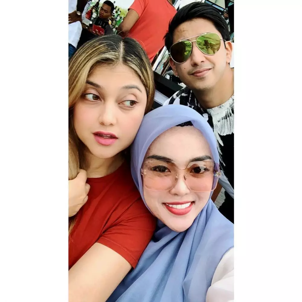 kebersamaan Medina Zein & Sarah Azhari © 2021 brilio.net