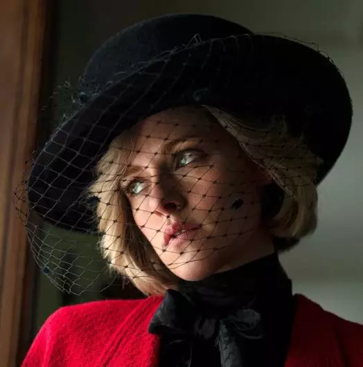 Aktris yang memerankan tokoh Putri Diana dari berbagai sumber