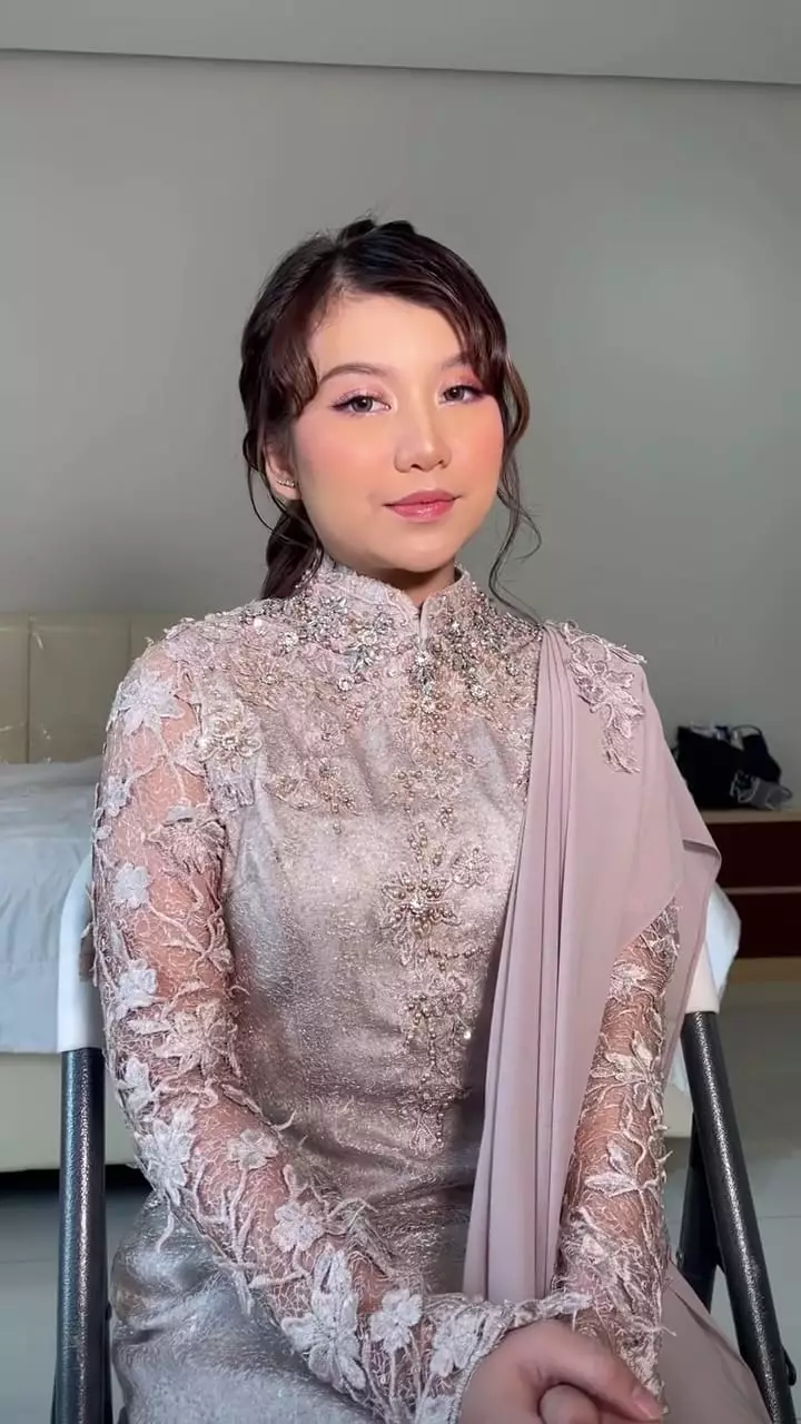 bridesmaid lesty kejora  © instagram