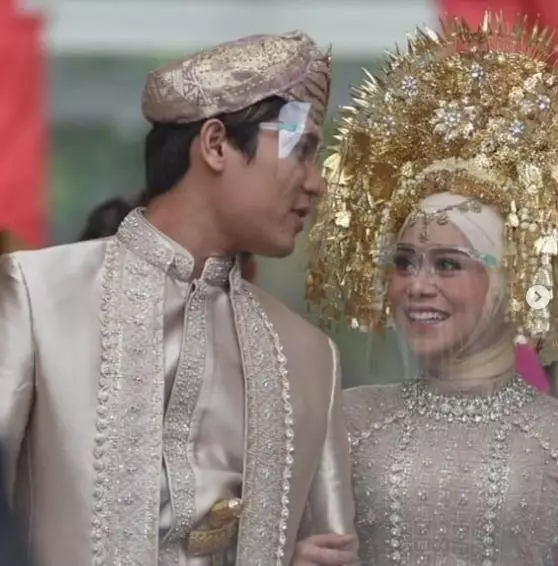 Potret detail makeup Lesty Kejora ngunduh mantu © berbagai sumber