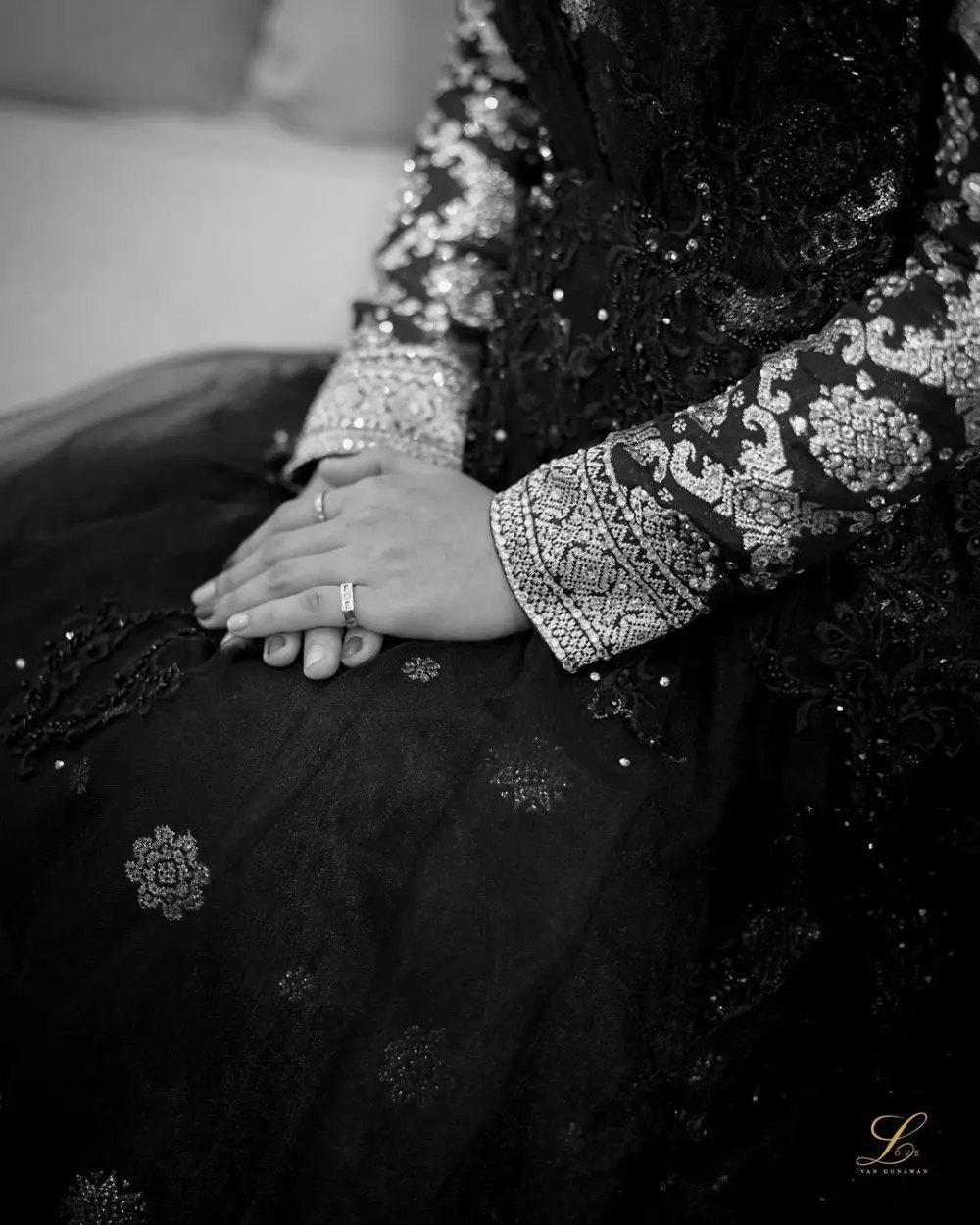 detail gaun lesty rancangan ivan gunawan © instagram