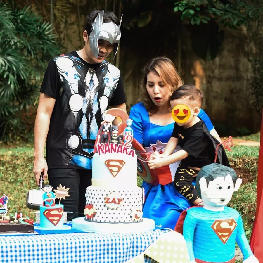 ultah anak seleb tema superhero dari berbagai sumber