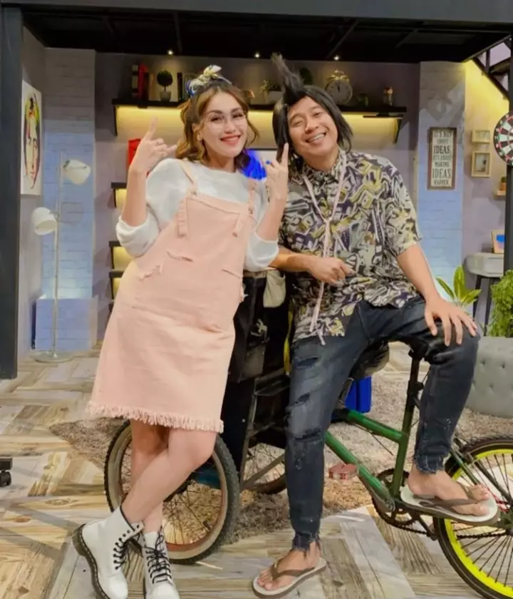 Potret Ayu Ting Ting dengan gaya Korean style Instagram/@ayutingting92